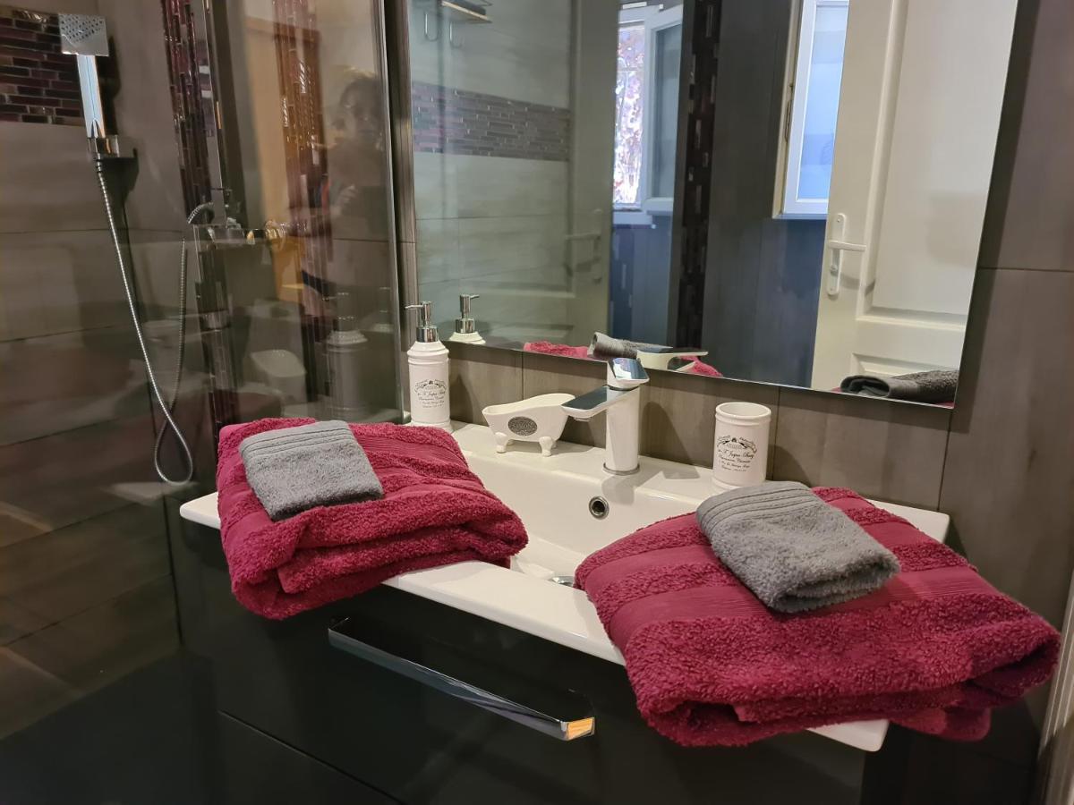 Appartements Dans Villa Privee Avec Piscine, Jardin, Parking Clos, Wifi, Climatisation Meyreuil Eksteriør bilde