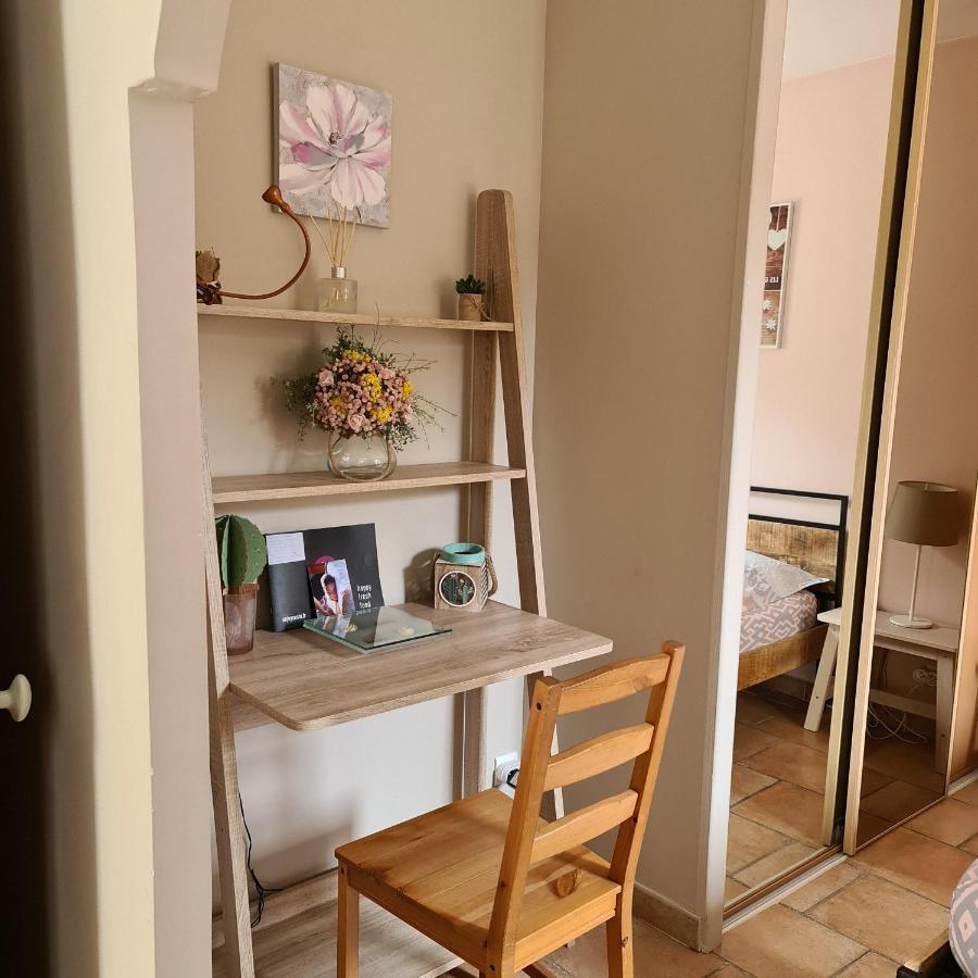 Appartements Dans Villa Privee Avec Piscine, Jardin, Parking Clos, Wifi, Climatisation Meyreuil Eksteriør bilde