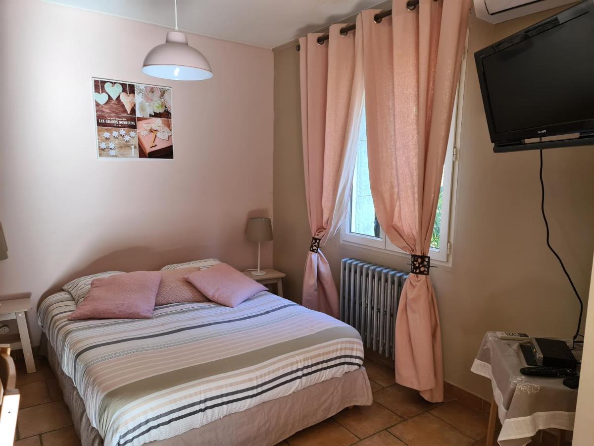 Appartements Dans Villa Privee Avec Piscine, Jardin, Parking Clos, Wifi, Climatisation Meyreuil Eksteriør bilde