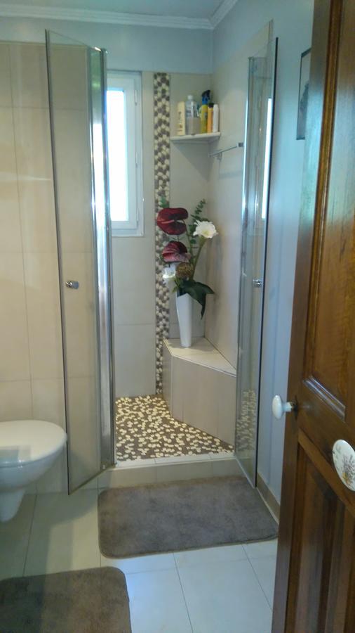 Appartements Dans Villa Privee Avec Piscine, Jardin, Parking Clos, Wifi, Climatisation Meyreuil Eksteriør bilde