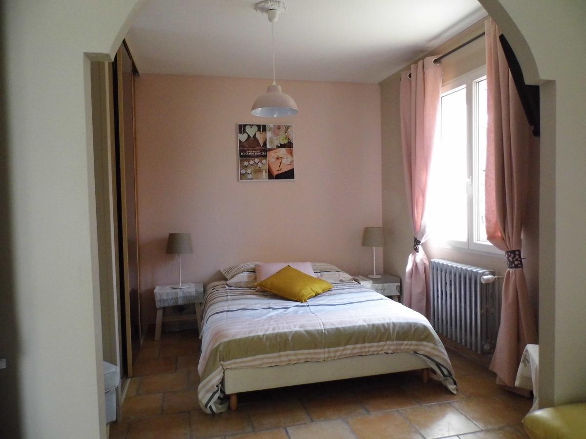 Appartements Dans Villa Privee Avec Piscine, Jardin, Parking Clos, Wifi, Climatisation Meyreuil Eksteriør bilde